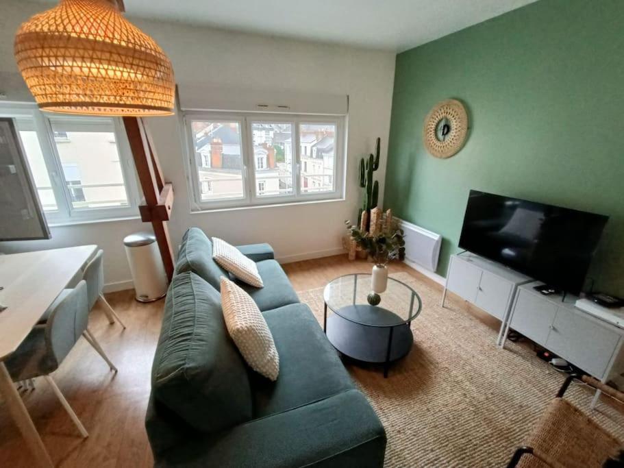 Le Cactus - Gare Lägenhet Angers Exteriör bild